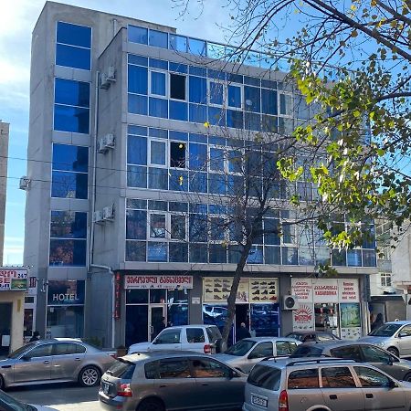 Hotel G & J Тбилиси Экстерьер фото