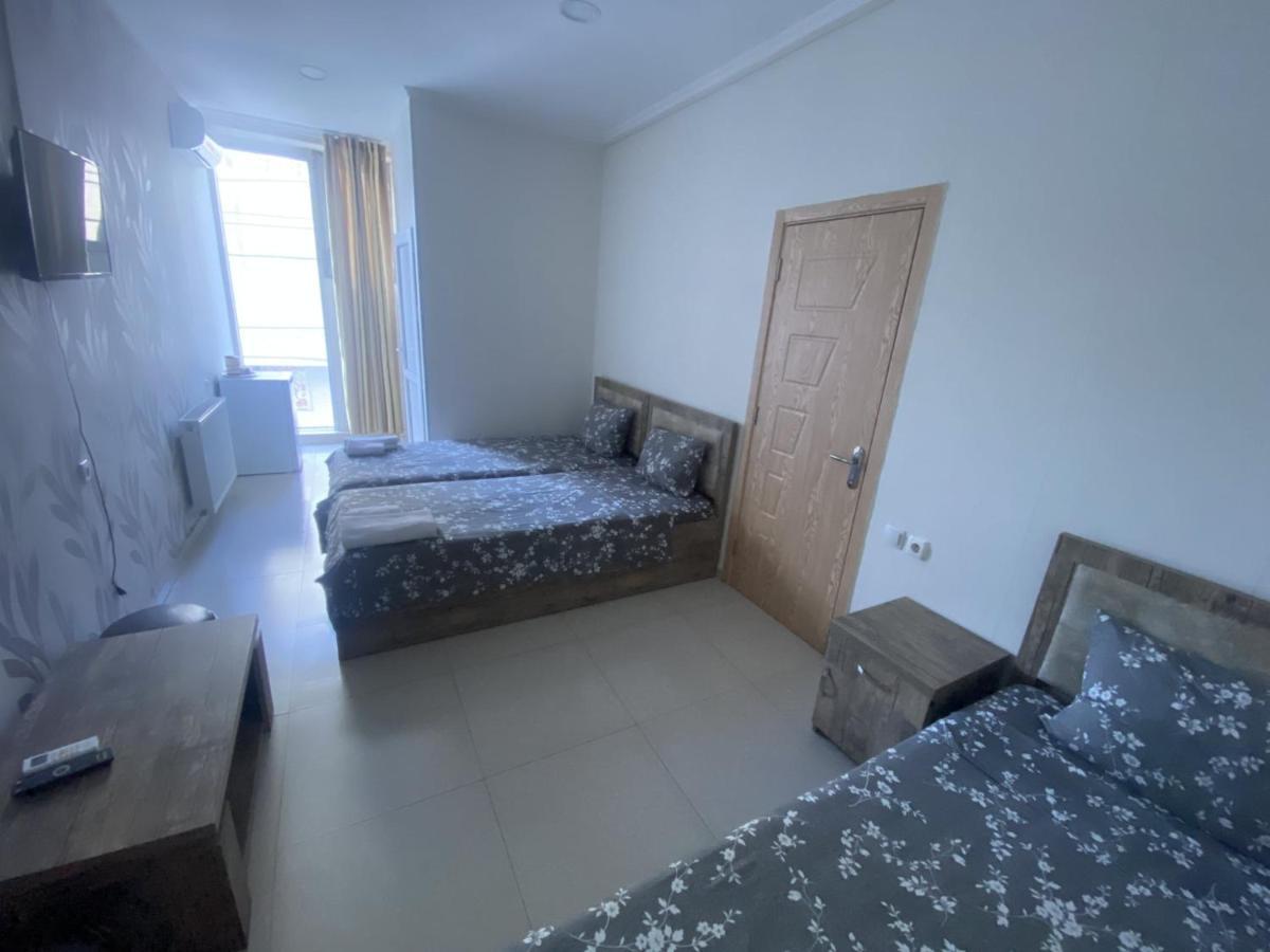 Hotel G & J Тбилиси Экстерьер фото