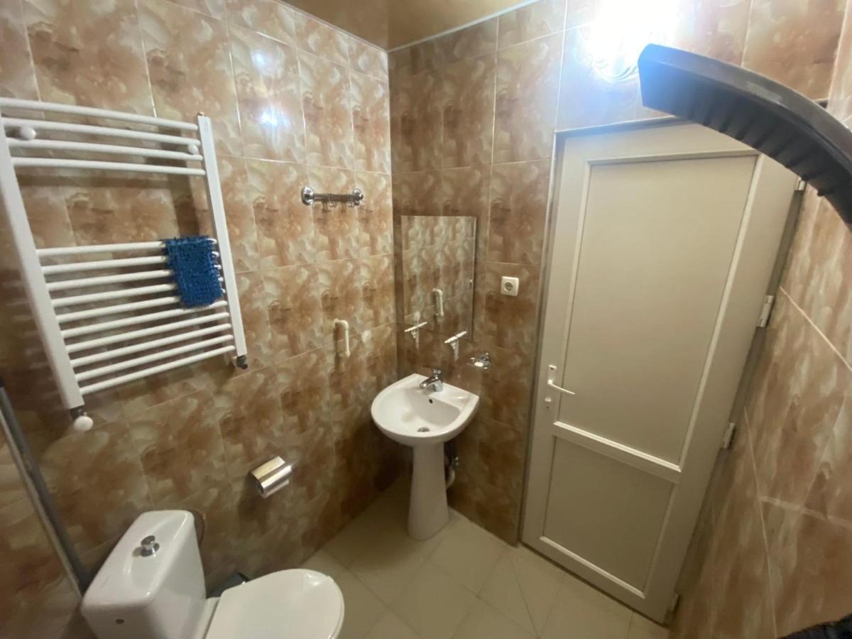 Hotel G & J Тбилиси Экстерьер фото
