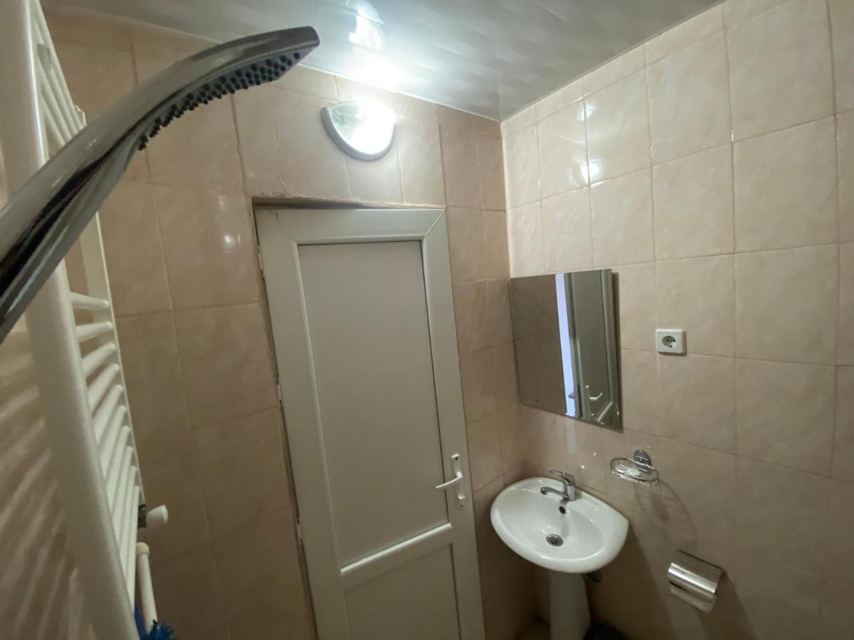 Hotel G & J Тбилиси Экстерьер фото