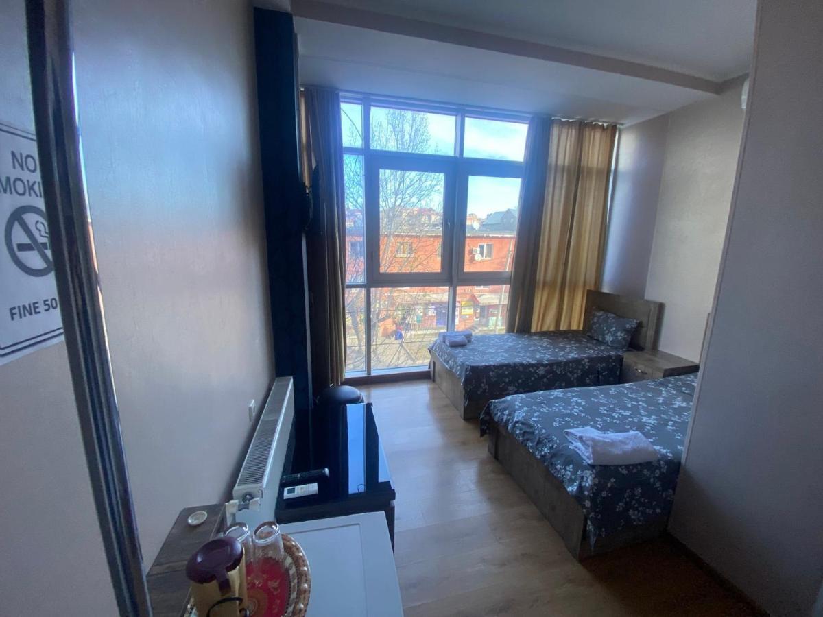 Hotel G & J Тбилиси Экстерьер фото